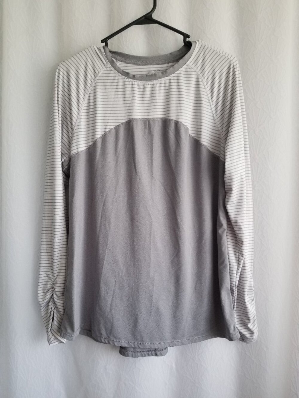 Avia Activewear top Gray White Stripe Large